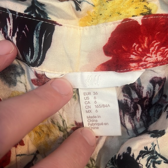 Fun Floral Print Fringe top - Picture 10 of 11